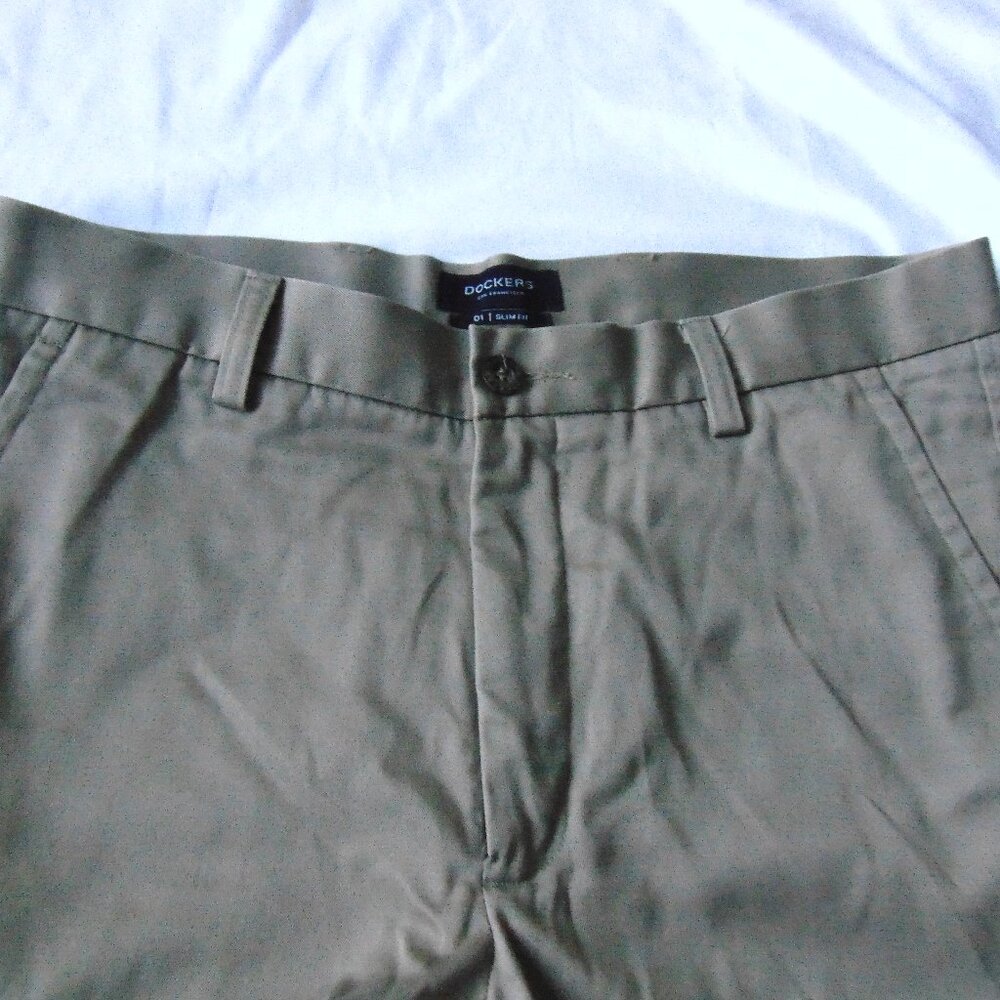 DOCKERS D1 Men Slim Fit Khakis 100% Cotton Olive size 34/29